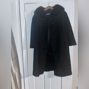 Vintage coat with authentic fur!!